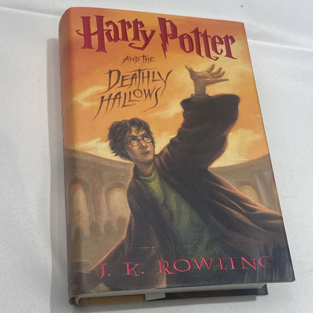 Harry Potter And The Deathly Hallows JK Rowling 2007 Hardcover First Edition